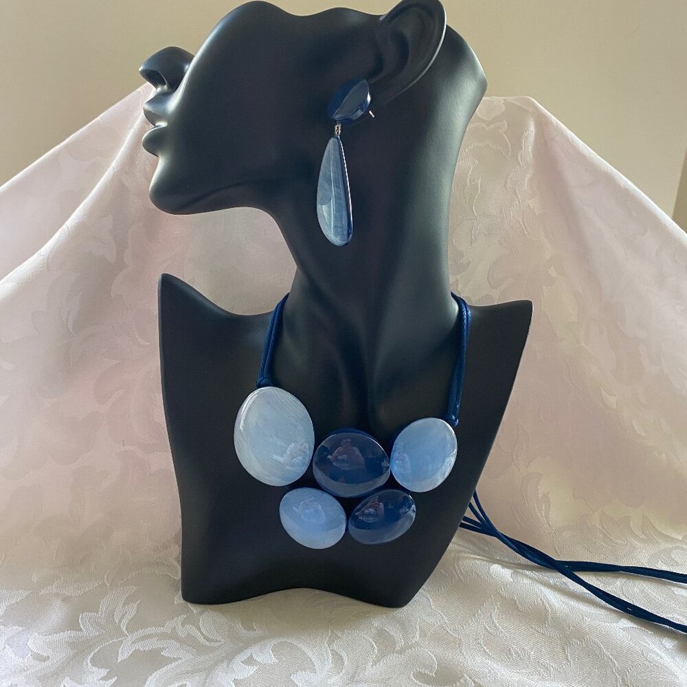 Zsiska Sophia Necklace & Matching Dangle Earrings - Shades of Blue